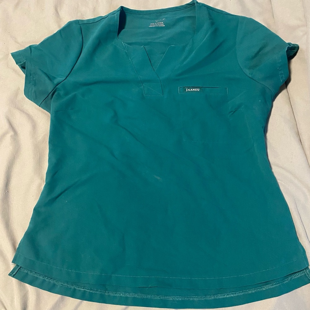 jaanuu scrub set